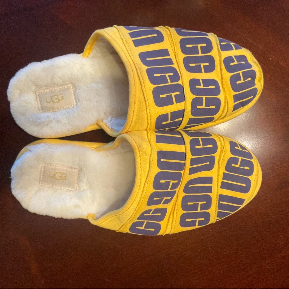 UGG Yellow Fleece Slippers Men Size 9